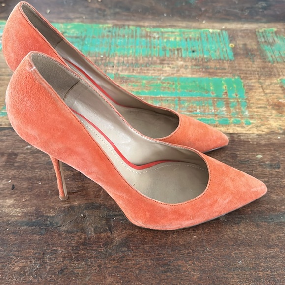Orange suede pumps - Picture 3 of 6